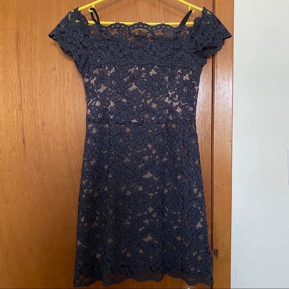 H&M Off the Shoulder Dress - Picture 4 of 6